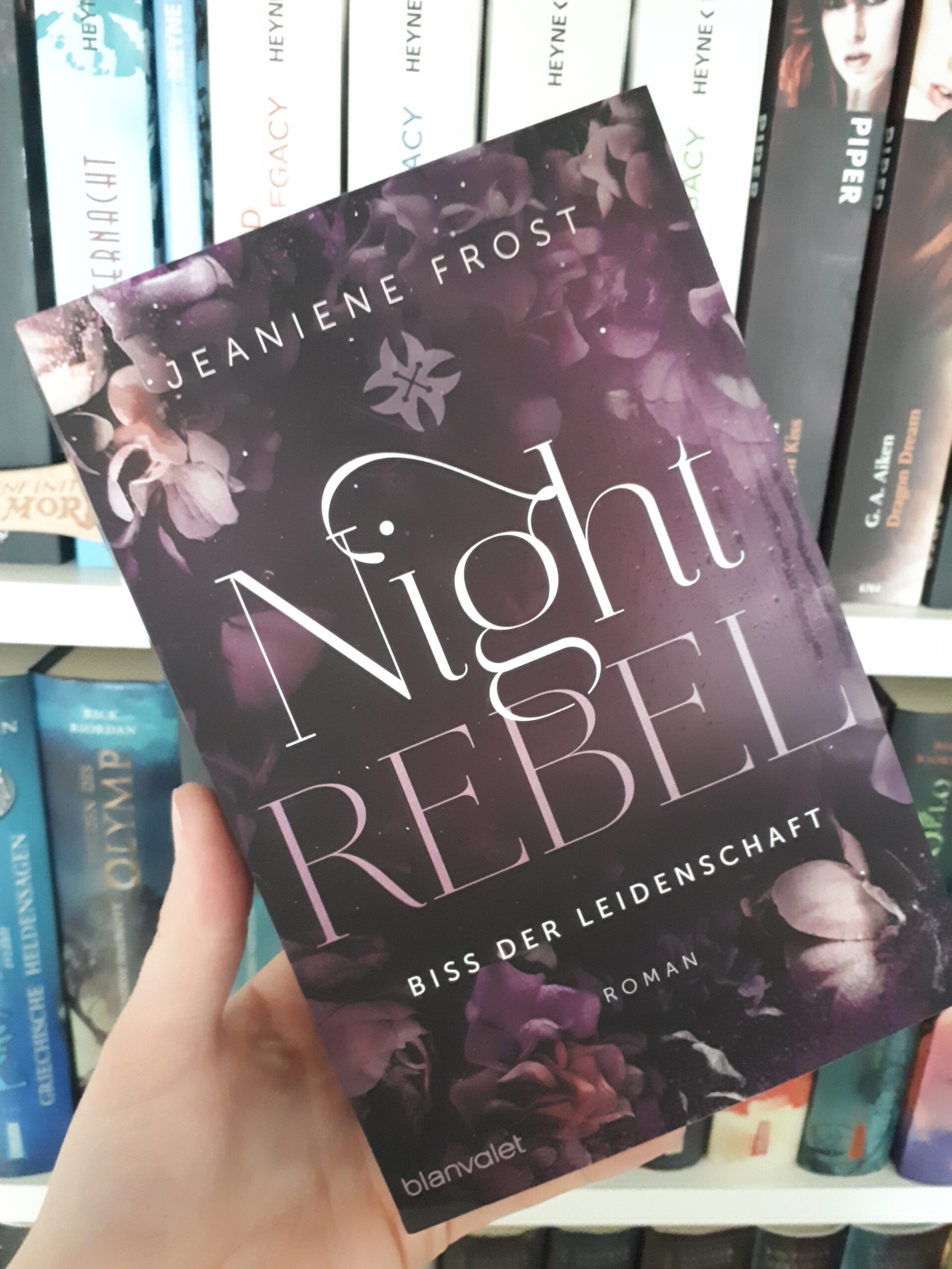 [Rezensionexemplar] Night Rebel 2: Biss der Leidenschaft – Jeaniene Frost